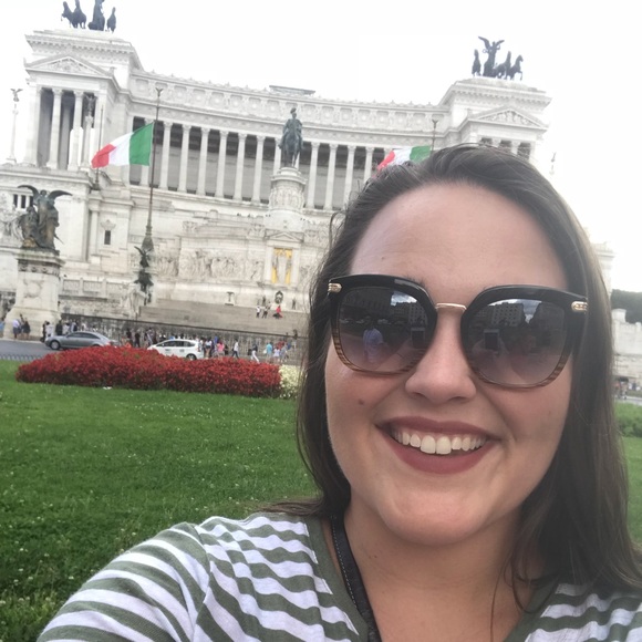 Meet your Posher, Jill - Picture 2 of 3